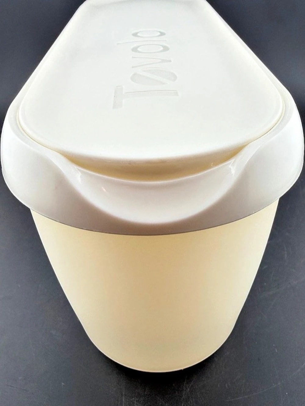 Tovolo Glide-A-Scoop Ice Cream Tub Insulated Container White Freezer Storage